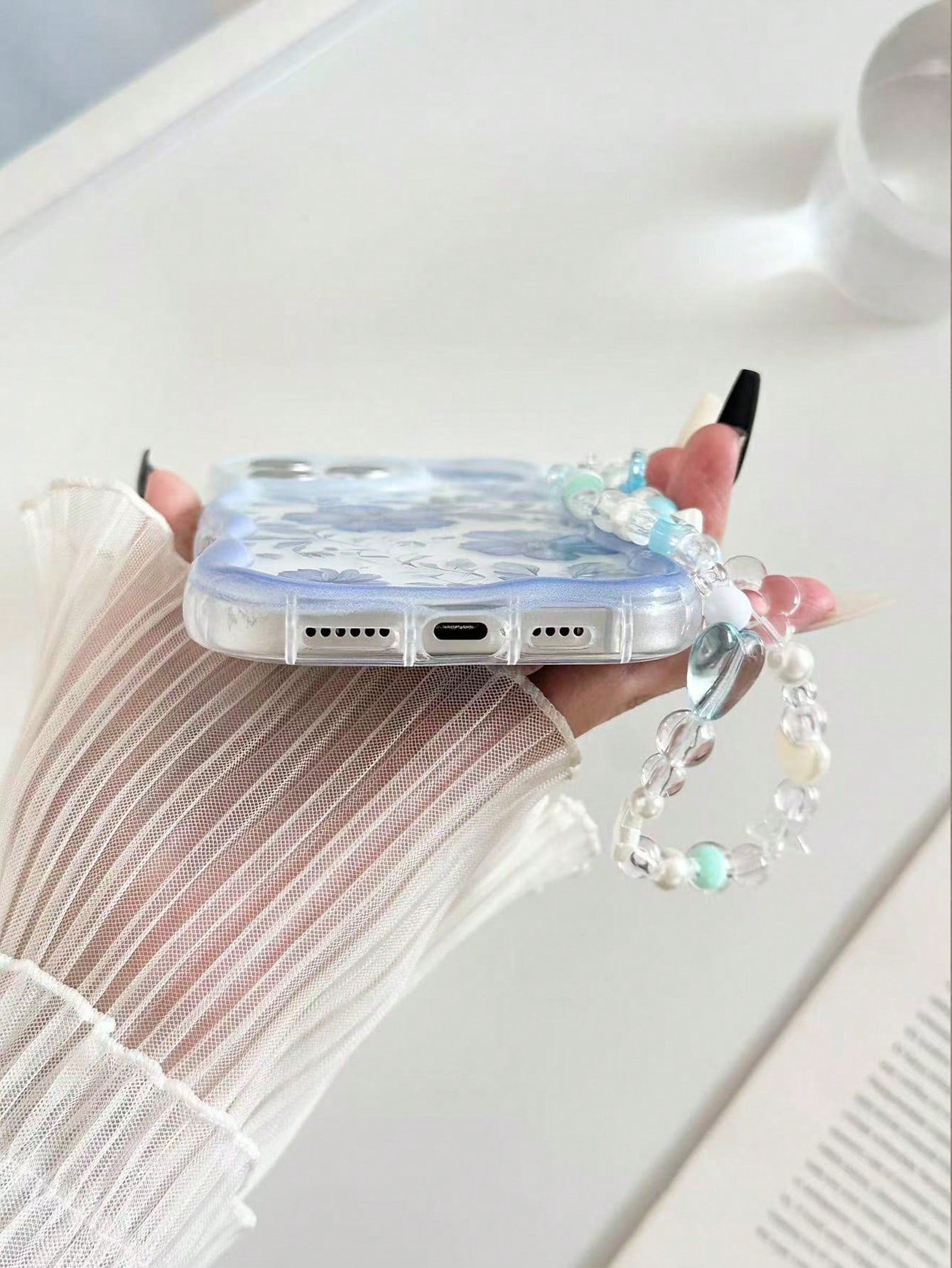 Cream Wavy Edge Glossy Floral Painted Anti-Drop Phone Case XR/7/8 Painted Accessory Phone Lanyard Compatible With Iphone 16/ 16 Pro/ 16 Plus/ 16 Pro Max/ 15 Pro Max Apple 13 Phone Case 14 Apple 11 Sof