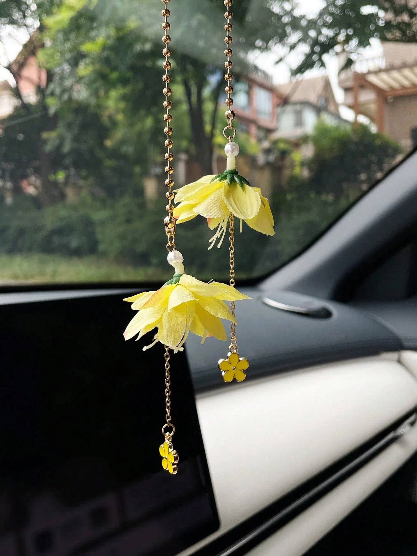 Creative Artificial Flower Car Pendant Alloy Cherry Blossom Car Hanging Ornament Creative Car Interior Decoration Rearview Mirror Hanging Decor---Small Gift Pendant