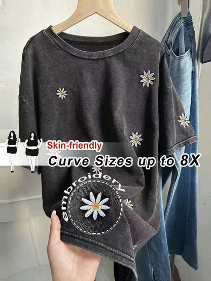 CURVE+ Women's Plus Size Round Neck Short Sleeve Loose T-Shirt With Washed Snow And Embroidery