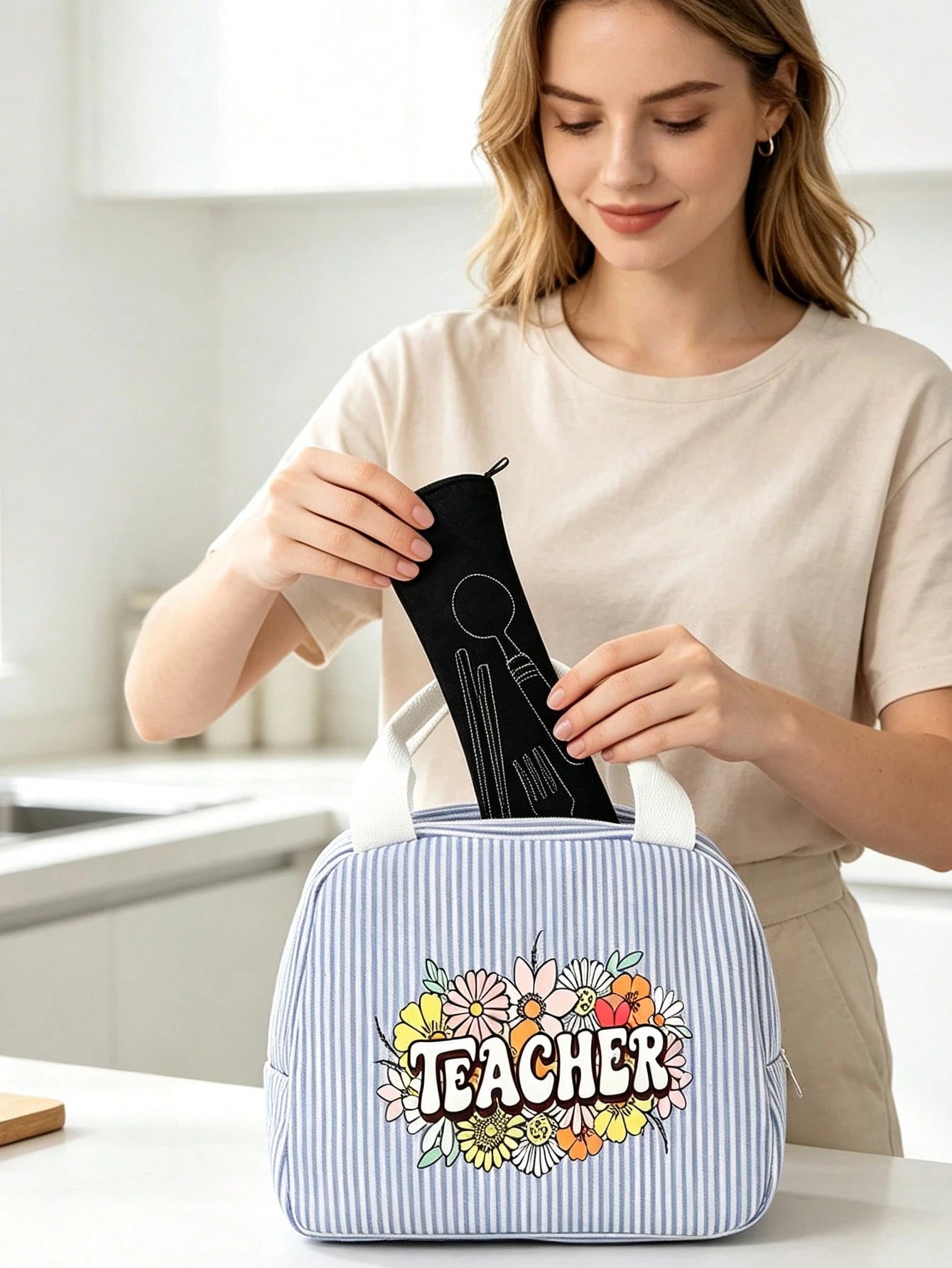Cute Daisy Teacher Lunch Box Bag, Striped Portable Lunch Bag, Reusable Insulated Lunch Box, Large Capacity Insulated & Cool Bag, Includes Black Utensil Storage Bag, Suitable For Work, Travel, Gift Or