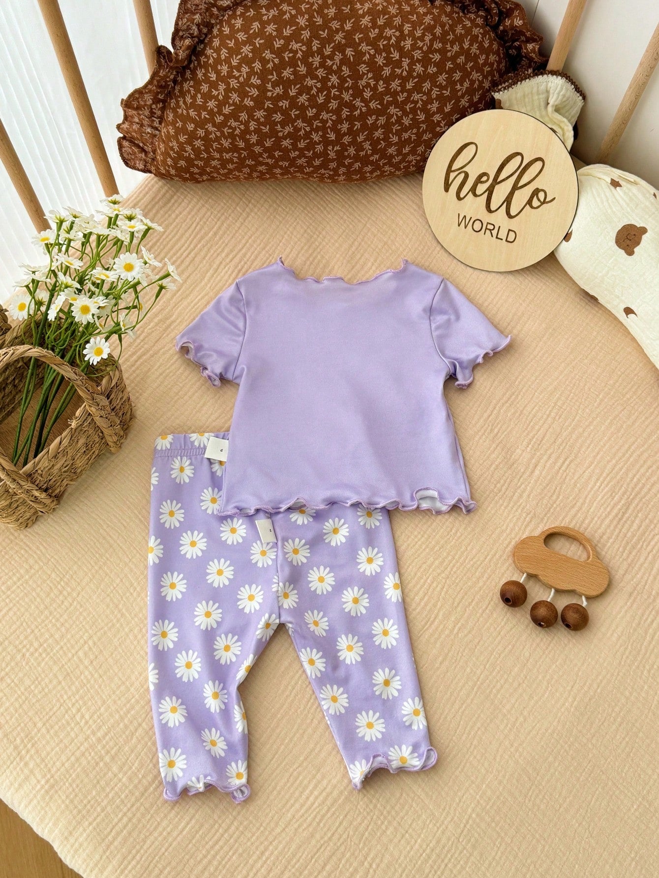 Cute Newborn Baby Girl Purple Summer Outfit, Daisy Floral Print T-Shirts And Shorts 2Pcs Matching Set, Lavender Lilac Clothes For Family Matching