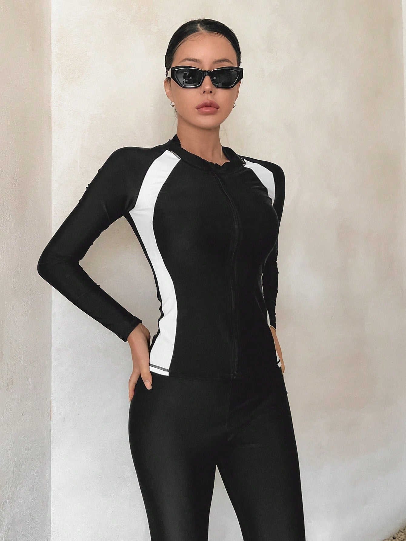 DAZY Women's Sporty Black And White Color Block Long Sleeve Zipper Swimwear Jacket,Conservative Sun-Protective Slim-Fit Summer Casual Beach Party Coat