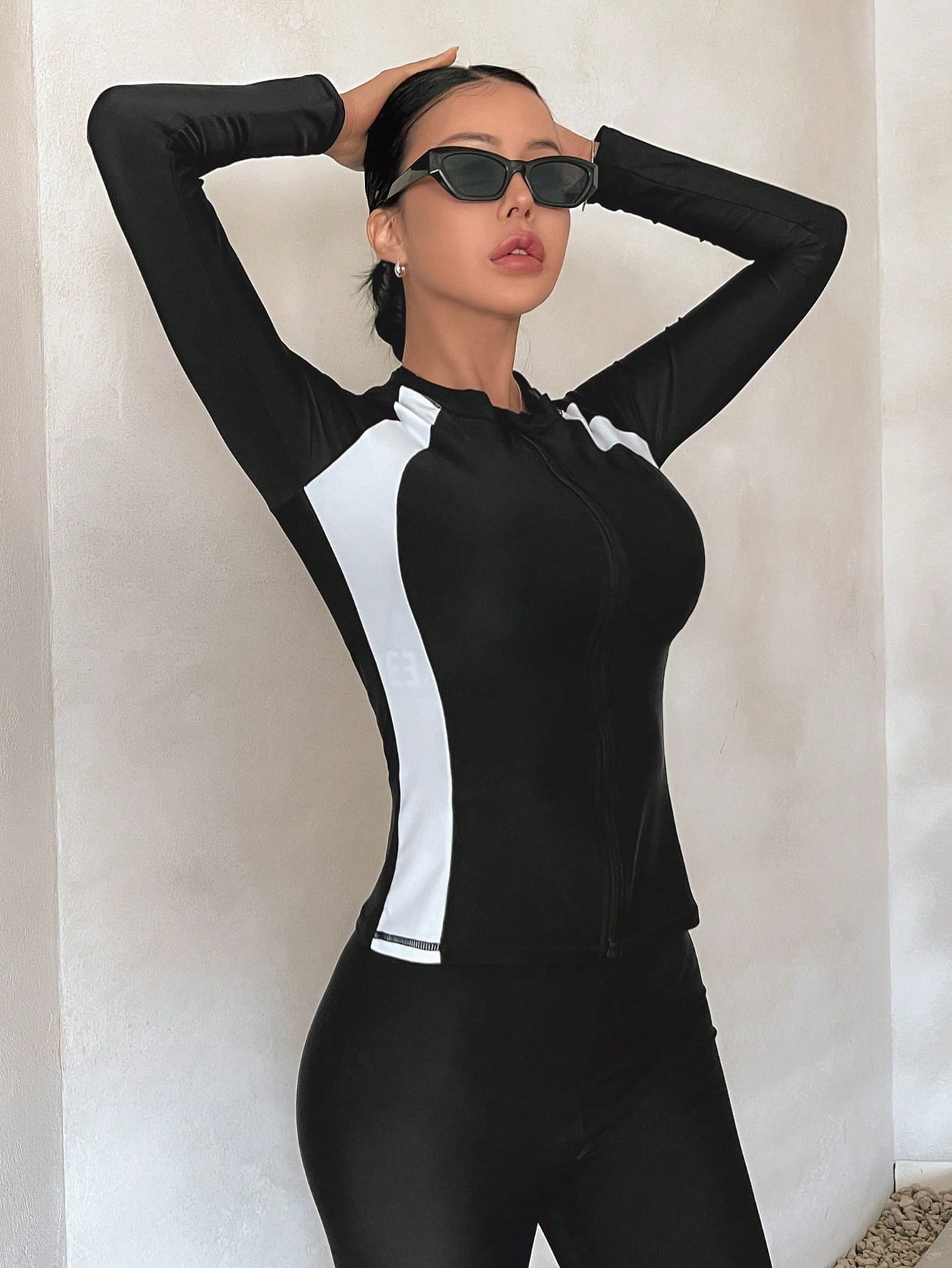 DAZY Women's Sporty Black And White Color Block Long Sleeve Zipper Swimwear Jacket,Conservative Sun-Protective Slim-Fit Summer Casual Beach Party Coat