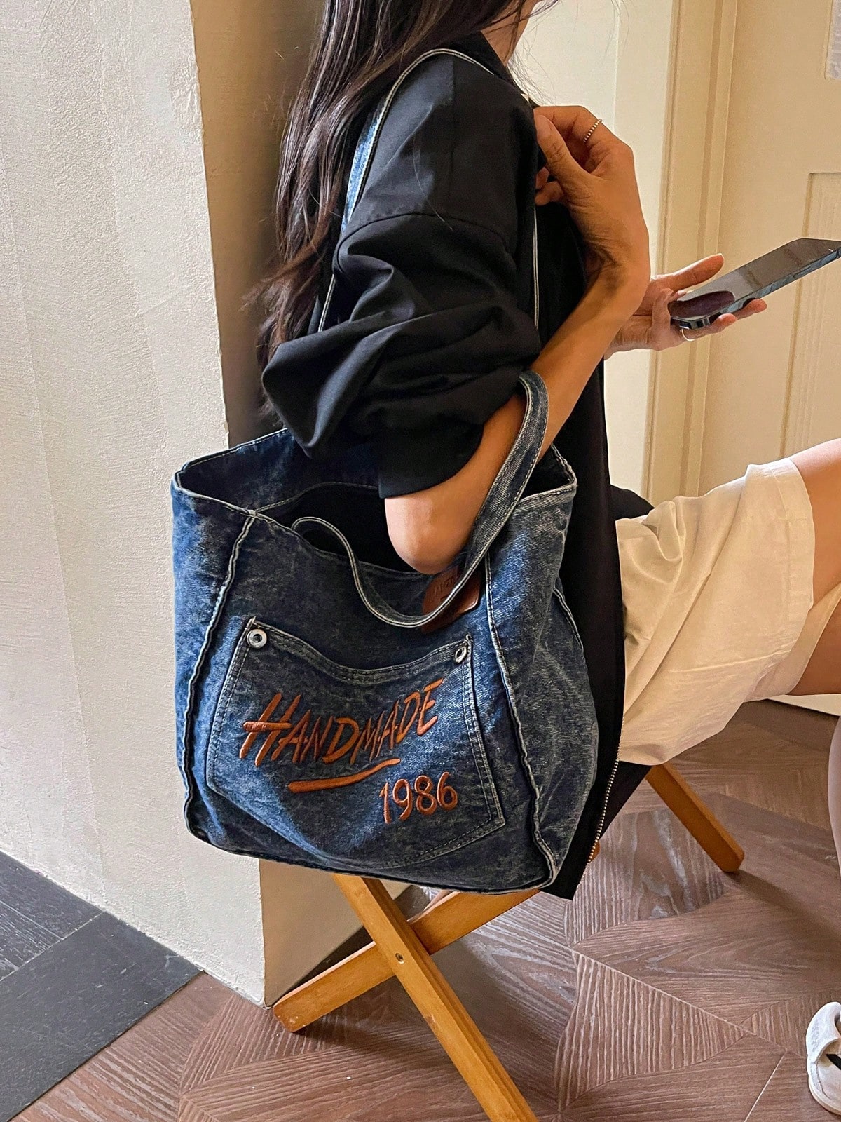 Deep Blue Front Pocket Letter Embroidery, Nameplate & Rivet Pocket Detail Decor, Extra Large Capacity Can Store Textbooks, Notebooks, Water Bottles, Laptops And Other Travel Items, Open Top Easy Acces