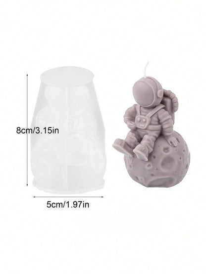 DIY 3D Astronaut Candle Sitting On The Moon Silicone Mold Lunar Astronaut Scented Soap Gypsum Mold Epoxy Resin Drip Mold Home Decoration Ornaments Crafts Mold
