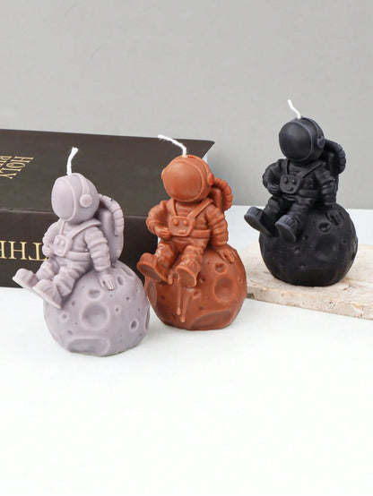 DIY 3D Astronaut Candle Sitting On The Moon Silicone Mold Lunar Astronaut Scented Soap Gypsum Mold Epoxy Resin Drip Mold Home Decoration Ornaments Crafts Mold
