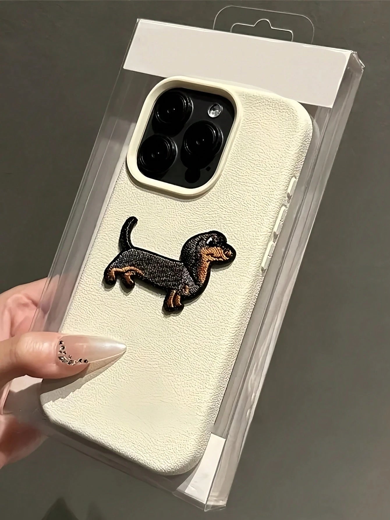 Dog Element Fashion Phone Cases Minimalist Luxury Pink Soft Plush Embroidery GUCADI 1pc Dopamine Color Gentle Korean Style Sausage Dog Pattern Protective Soft Case Compatible With Apple Phones Premium