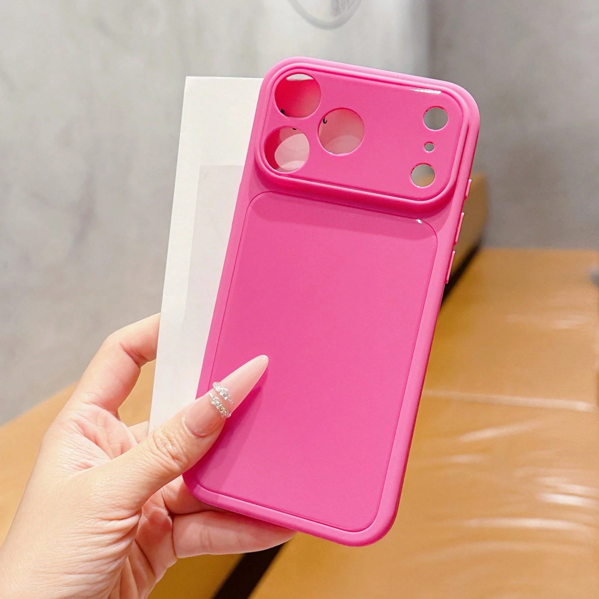 Dopamine Hot Girl Style Dragon Fruit Solid Color Phone Case, Glossy Smooth Skin-Friendly TPU Soft Shell, Segmented Large View Window Independent Raised Lens Frame, Ins Bright White Sweet Cool Style, S