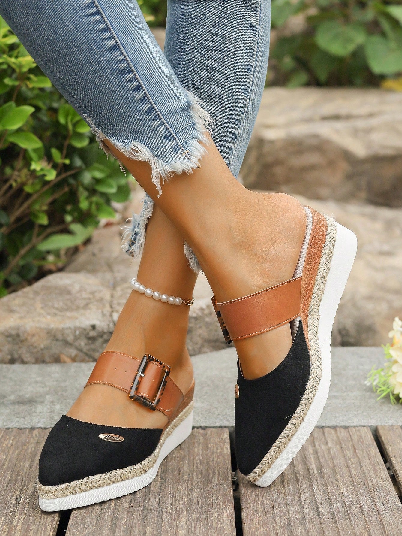 Elegant Wedge Heel Thick Sole Women's Shoes (Runs Small), High-End Hemp Rope Woven Thick Sole Shoes, Strap Buckle Pointed Toe Low Vamp Shoes, Versatile Platform Shoes Plus Size, Vintage Leopard Print