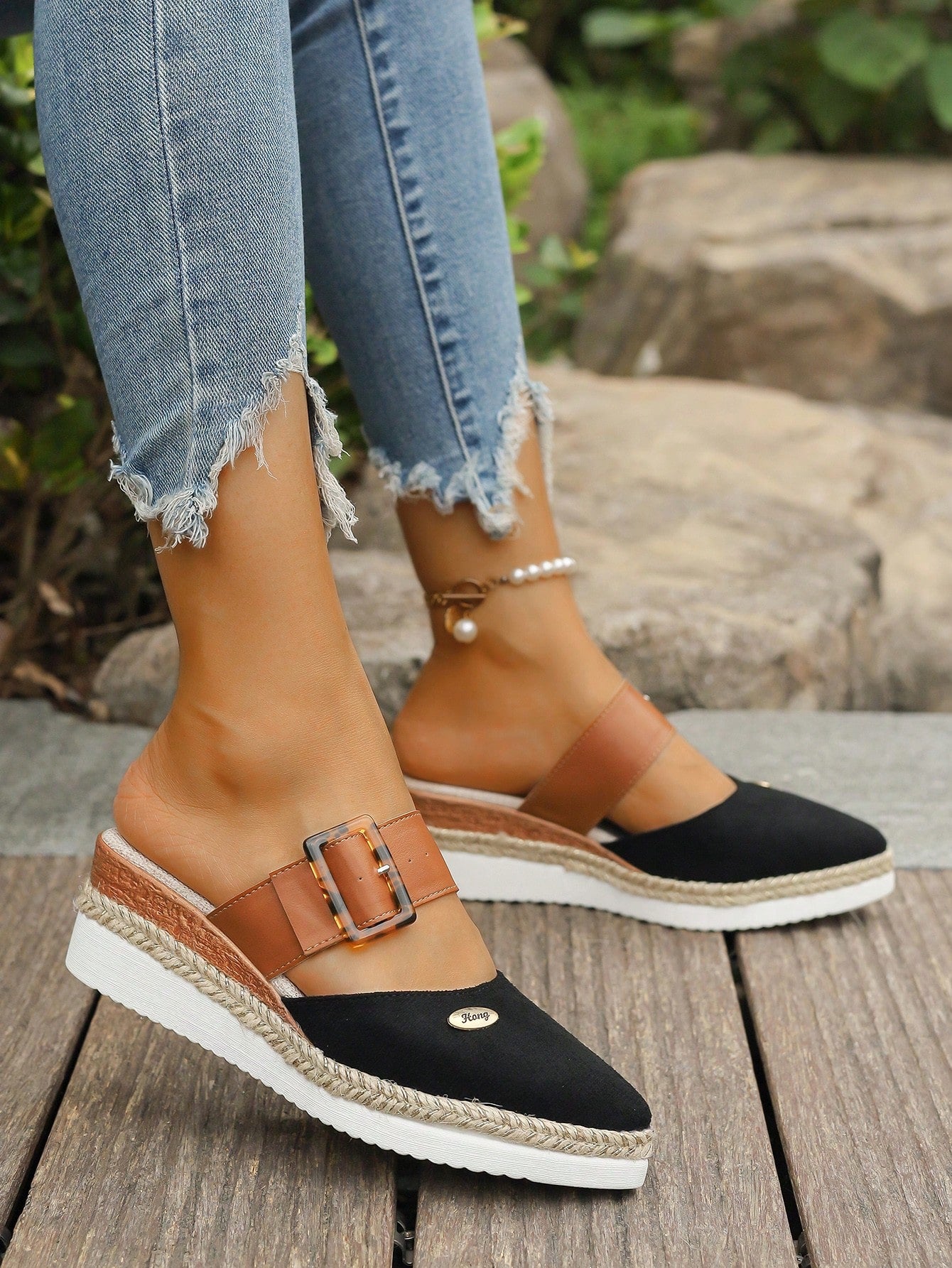Elegant Wedge Heel Thick Sole Women's Shoes (Runs Small), High-End Hemp Rope Woven Thick Sole Shoes, Strap Buckle Pointed Toe Low Vamp Shoes, Versatile Platform Shoes Plus Size, Vintage Leopard Print