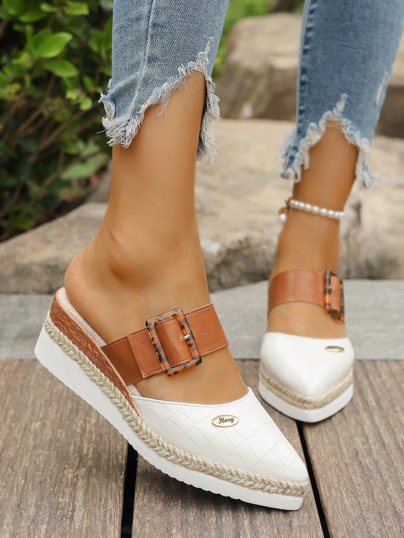 Elegant Wedge Heel Thick Sole Women's Shoes (Runs Small), High-End Hemp Rope Woven Thick Sole Shoes, Strap Buckle Pointed Toe Low Vamp Shoes, Versatile Platform Shoes Plus Size, Vintage Leopard Print
