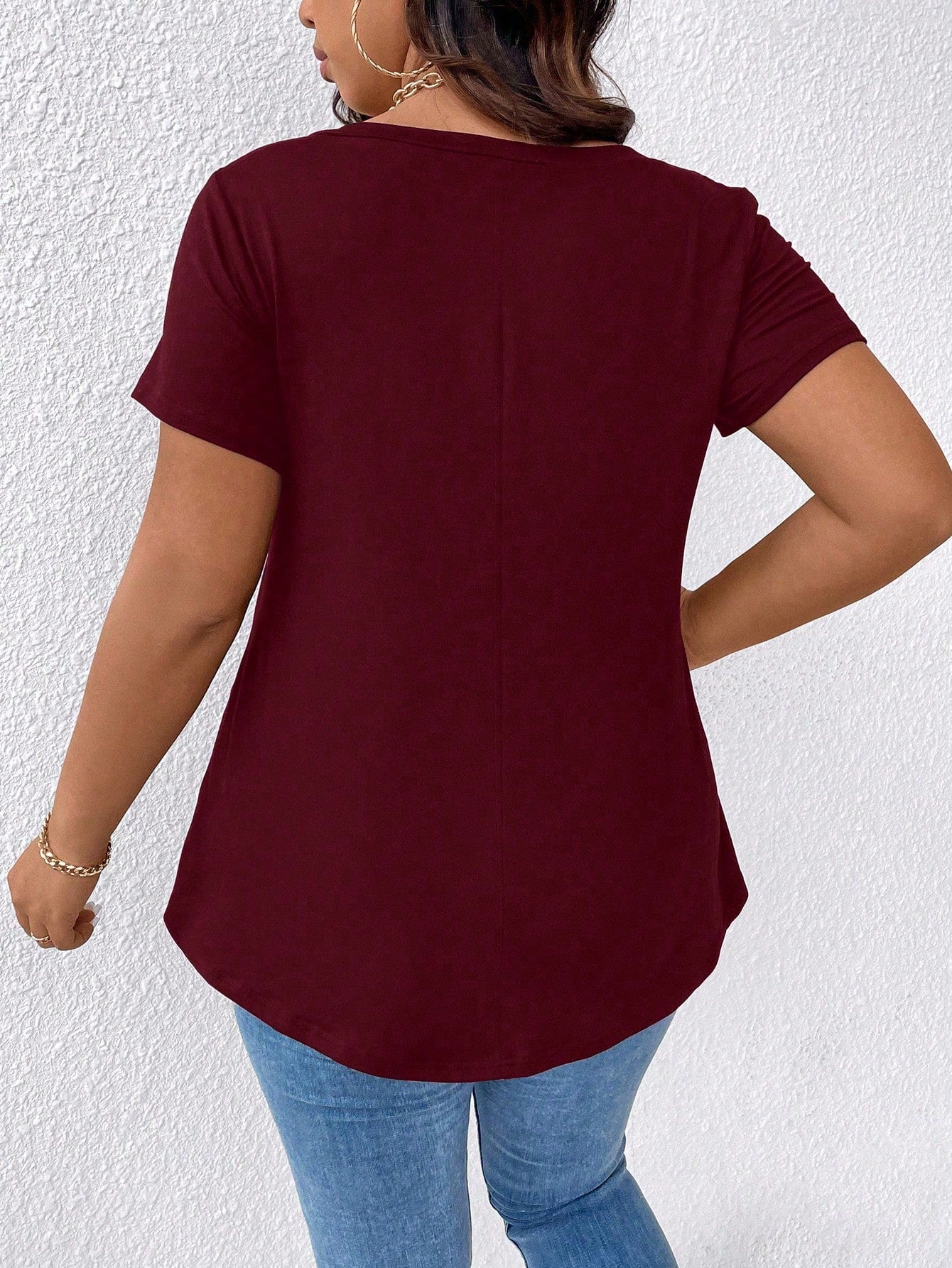 EMERY ROSE Plus Size Summer Casual Solid Color V-Neck Short Sleeve T-Shirt With Curved Hem