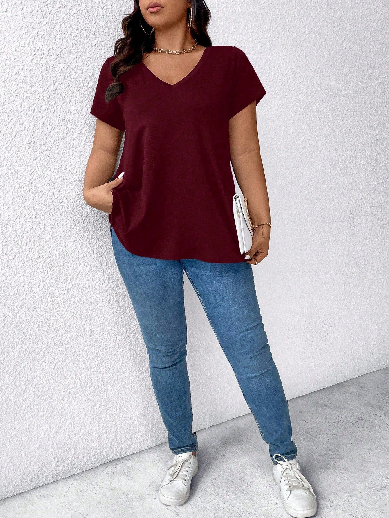 EMERY ROSE Plus Size Summer Casual Solid Color V-Neck Short Sleeve T-Shirt With Curved Hem