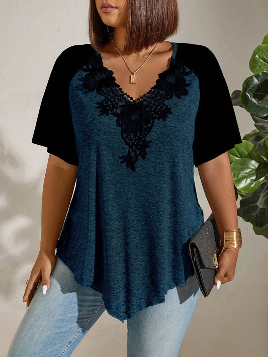 EMERY ROSE Plus Size Women's Lace Spliced Color-Block T-Shirt Graphic Tees Women Tops