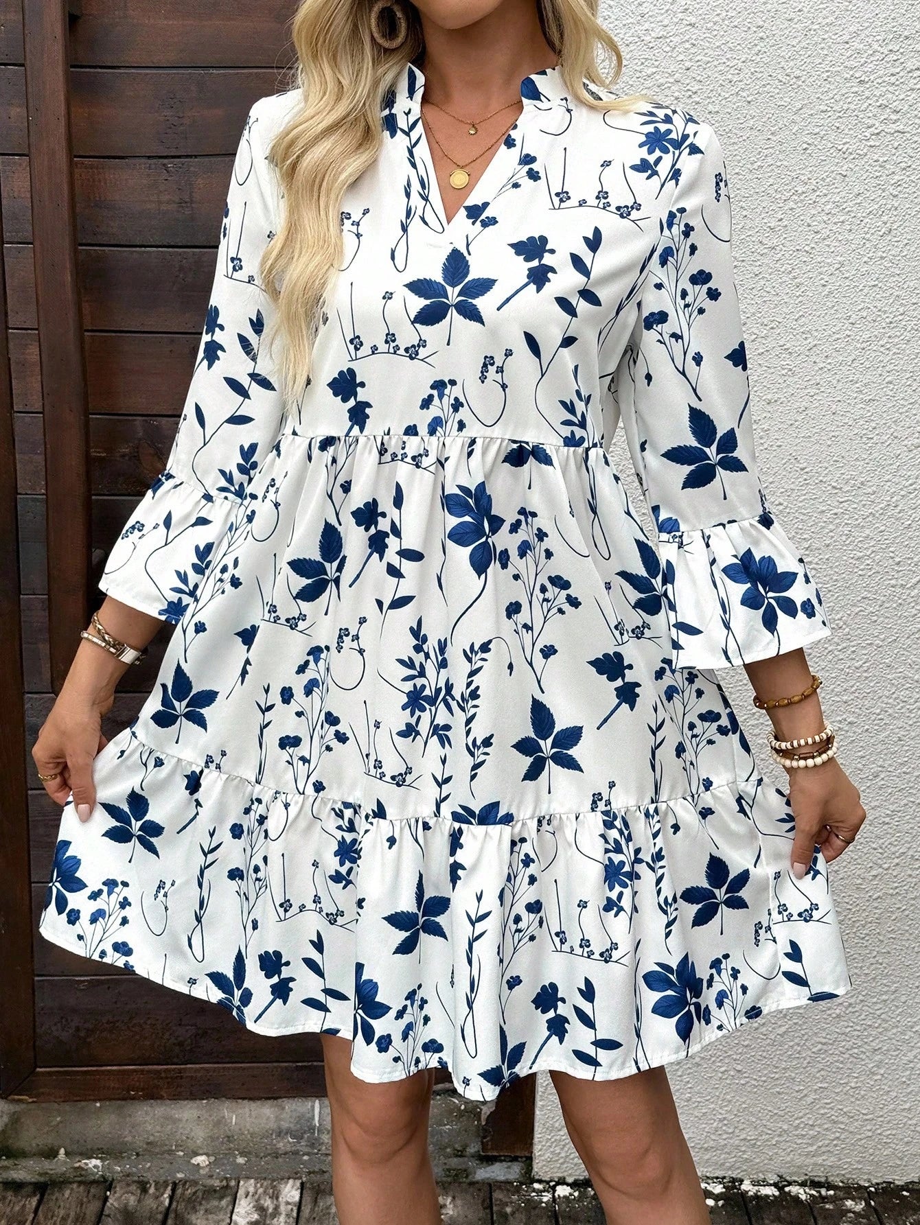 EMERY ROSE Women Floral Print Notched Neck Flare Sleeve Dress,White And Pink Summer Boho Holiday Vacation Holiday,Modest Old Money Homecoming Teacher Outfits