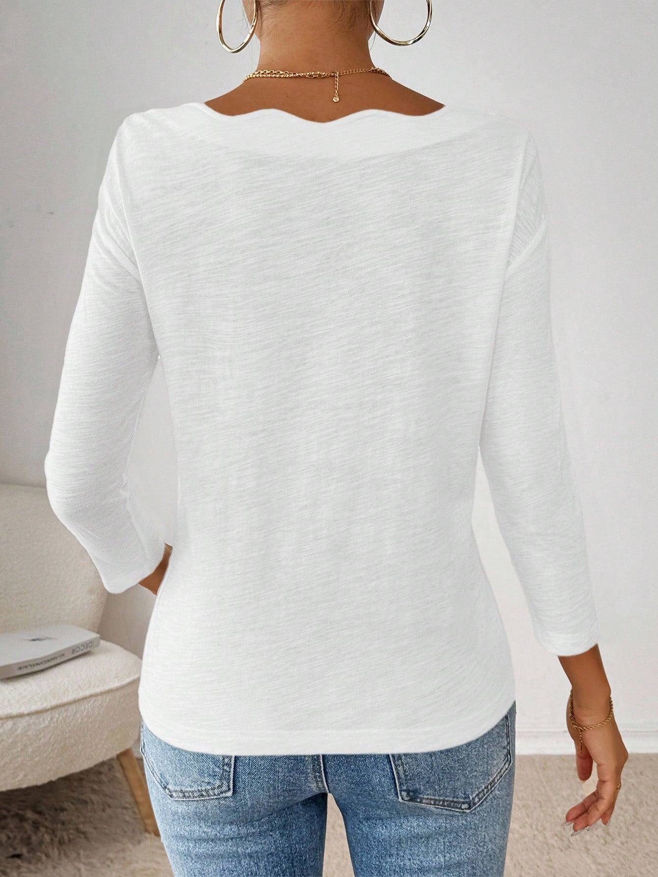 Essnce Plus-Size Women's Autumn/Winter Fashionable Casual Loose Comfortable Everyday White Three-Quarter Sleeve Top, Elegant Top,Fall,Work Tops,Simple Style