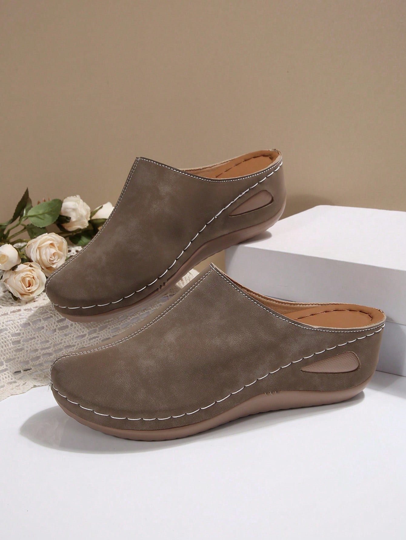 Fashion Women's New Wedge Heel Thick Sole Closed Toe Mule Slippers, Lightweight Comfortable Soft Bottom Slides For Home And Walking, Spring And Autumn