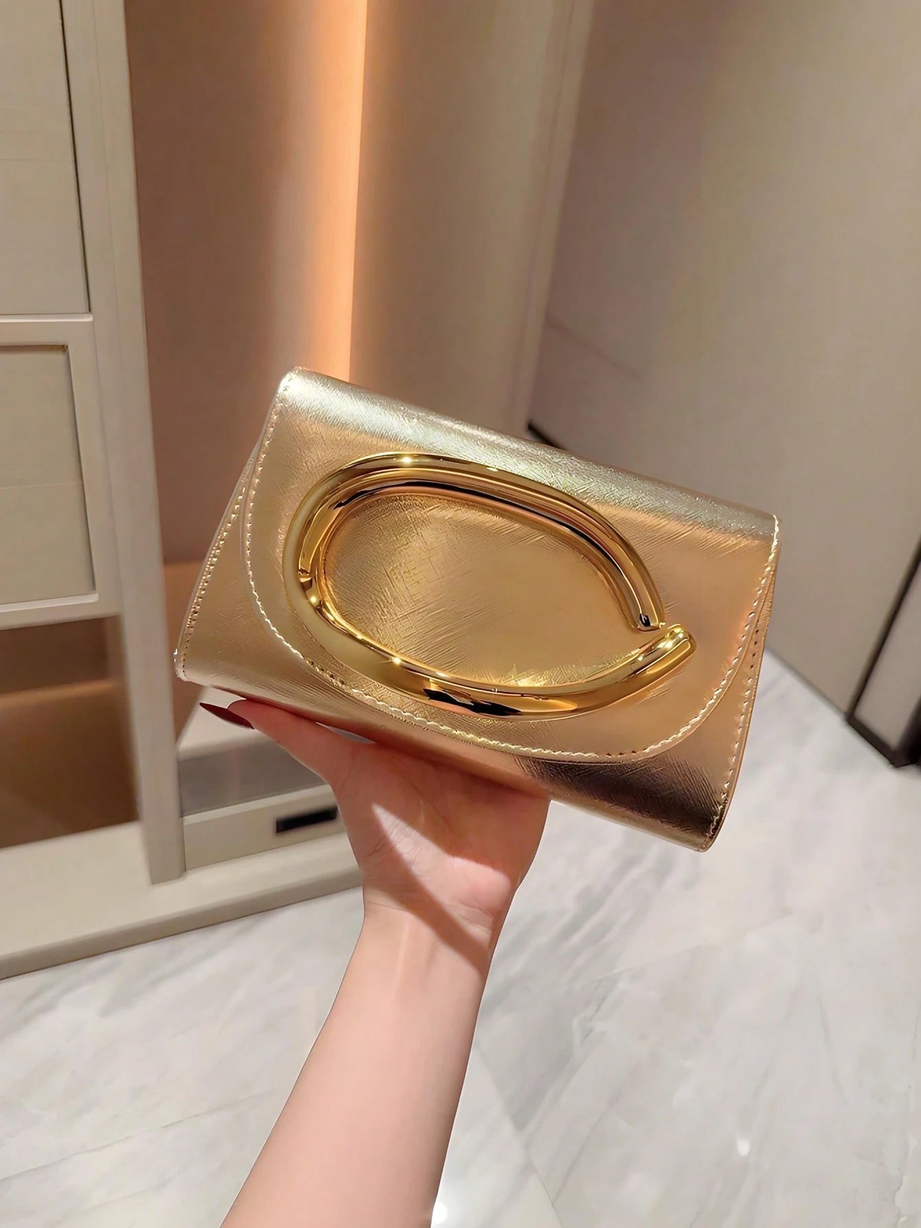 Fashionable Metal Decor Mini Box Clutch Bag, Elegant Shiny Metal Bar Accent Women's Handbag, Luxury Feel For Evening Dress, Party, Wedding, Prom