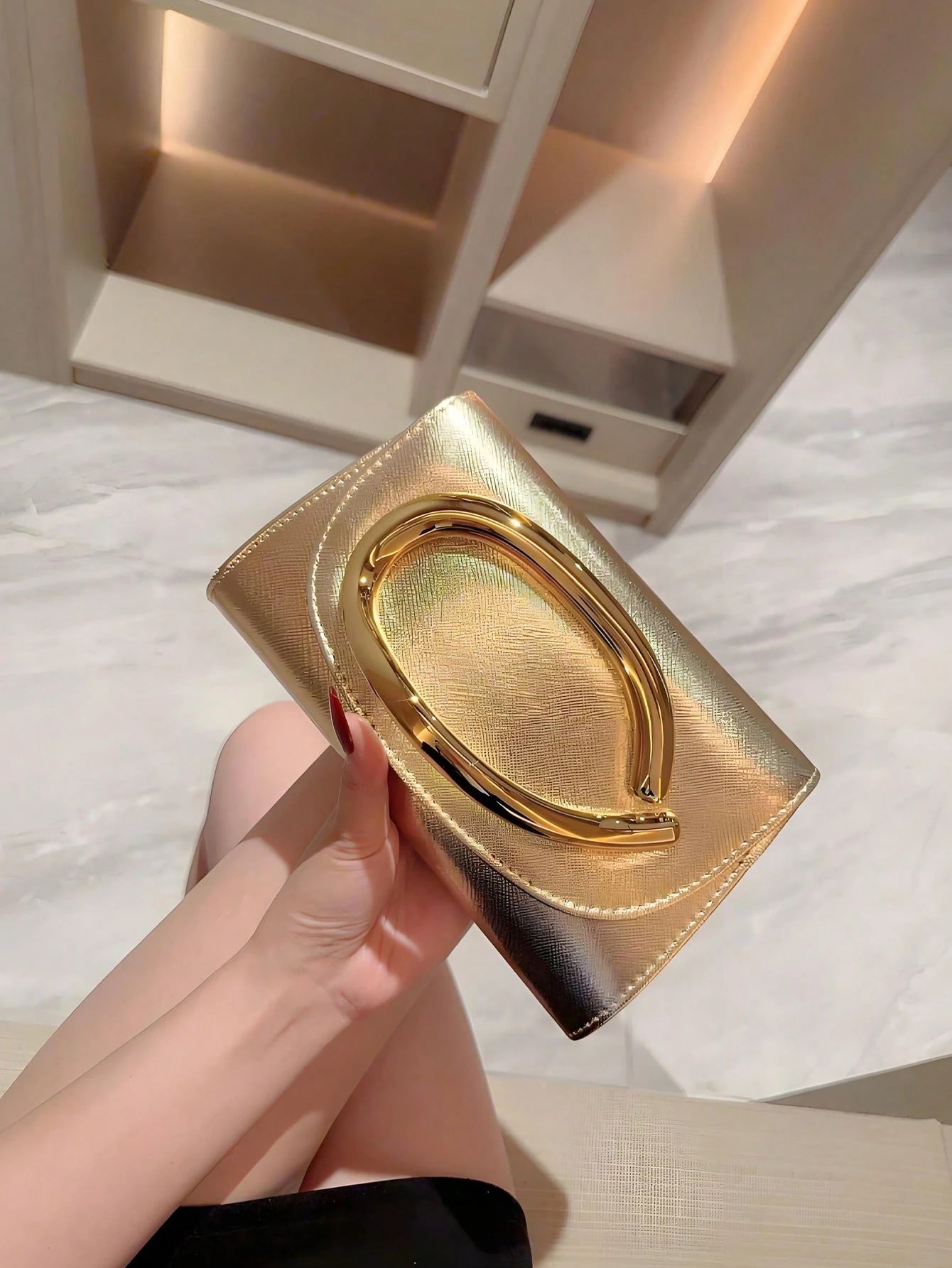 Fashionable Metal Decor Mini Box Clutch Bag, Elegant Shiny Metal Bar Accent Women's Handbag, Luxury Feel For Evening Dress, Party, Wedding, Prom