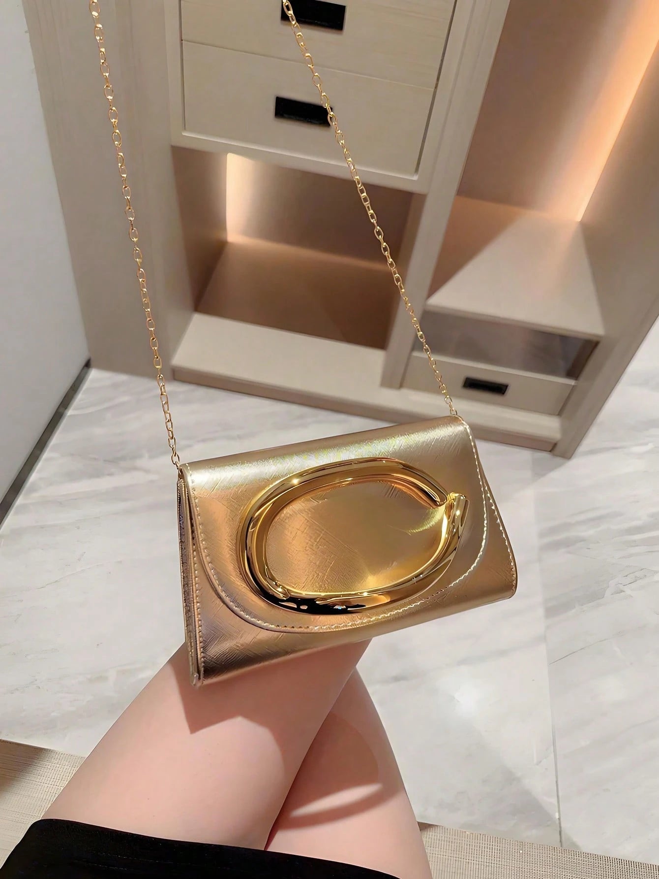 Fashionable Metal Decor Mini Box Clutch Bag, Elegant Shiny Metal Bar Accent Women's Handbag, Luxury Feel For Evening Dress, Party, Wedding, Prom