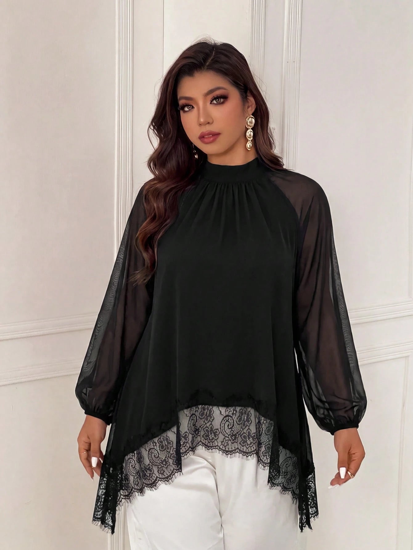 Femmeverse Plus Size Women's Fashion Elegant Scarf Collar Ruched Raglan Long Sleeve Contrast Lace Trim Solid Color Blouse, Suitable For Spring And Summer Wear