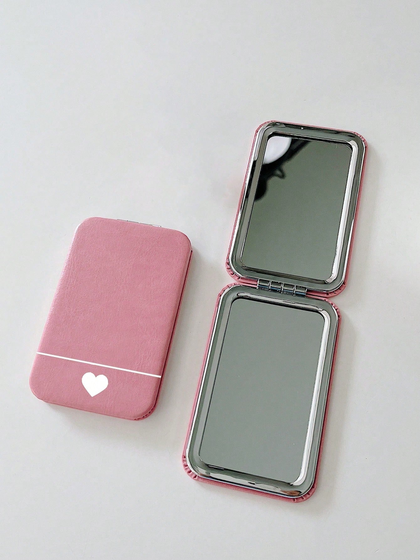 Foldable Heart Print Mirror