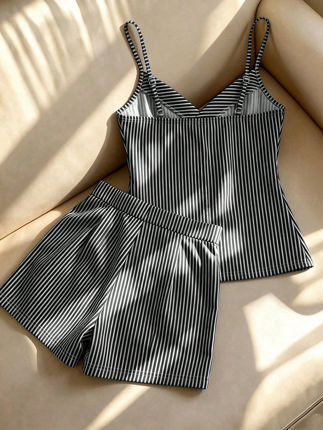 Franclia 2pcs/Set Women's High-End Striped Ruffle Button-Up Blouse & Shorts,Sleeveless Top,Navy And White,Summer,Casual,Vacation,Holiday,Y2K Beach Outfit