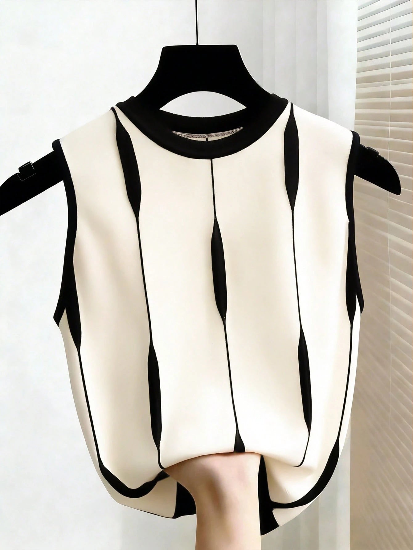 GlowEve Contrast Stripe Knit Sleeveless Tank Top For Women