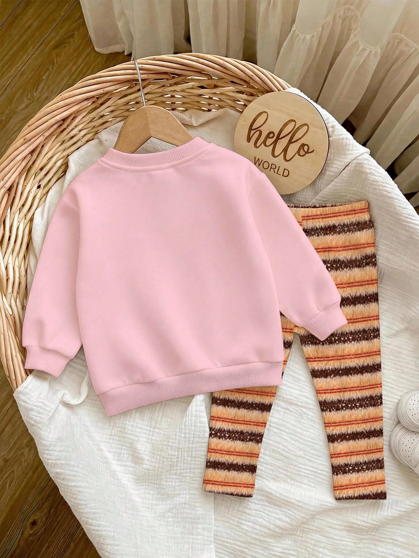 Halloween, Baby Girl Casual Minimalist Cute Textured Halloween Cartoon Pumpkin Cat Pattern, Pumpkin Color Striped, Loose Round Neck Sweatshirt Elastic Waist Long Pants Set Suitable For Autumn/Winter L