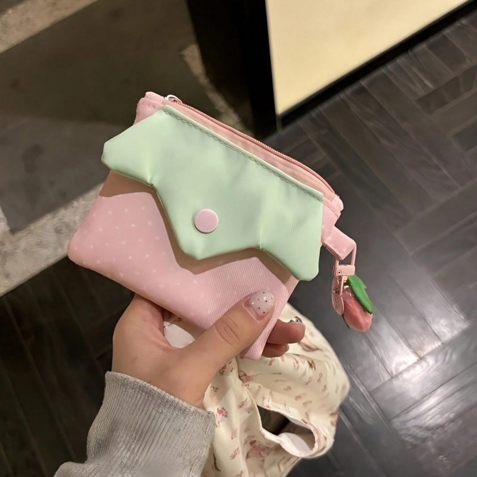 Highly Attractive Strawberry Coin Purse*1- New Cute Ins Style- Suitable For Daily Travel, Coin Storage, ID Holder, Coin Purse