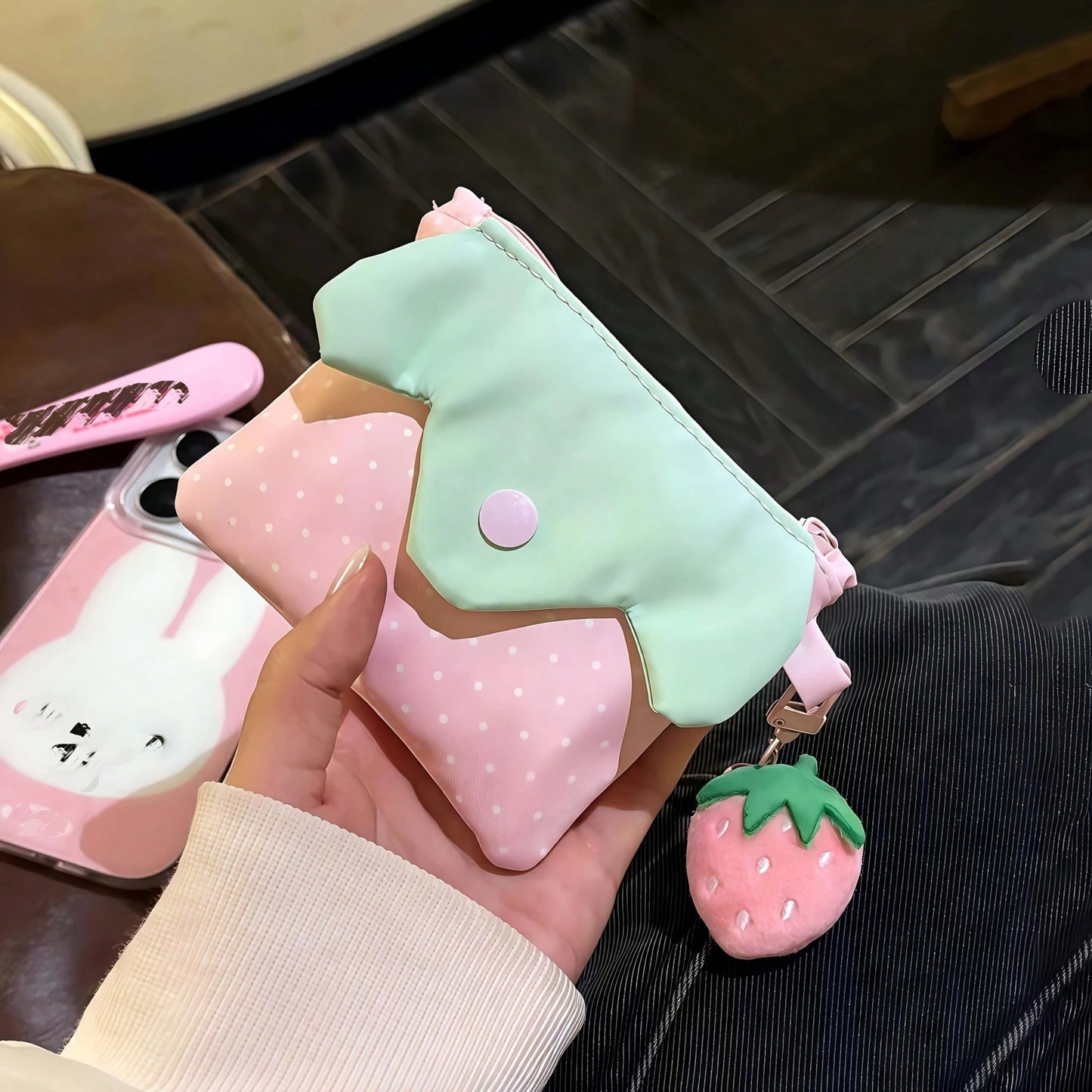Highly Attractive Strawberry Coin Purse*1- New Cute Ins Style- Suitable For Daily Travel, Coin Storage, ID Holder, Coin Purse