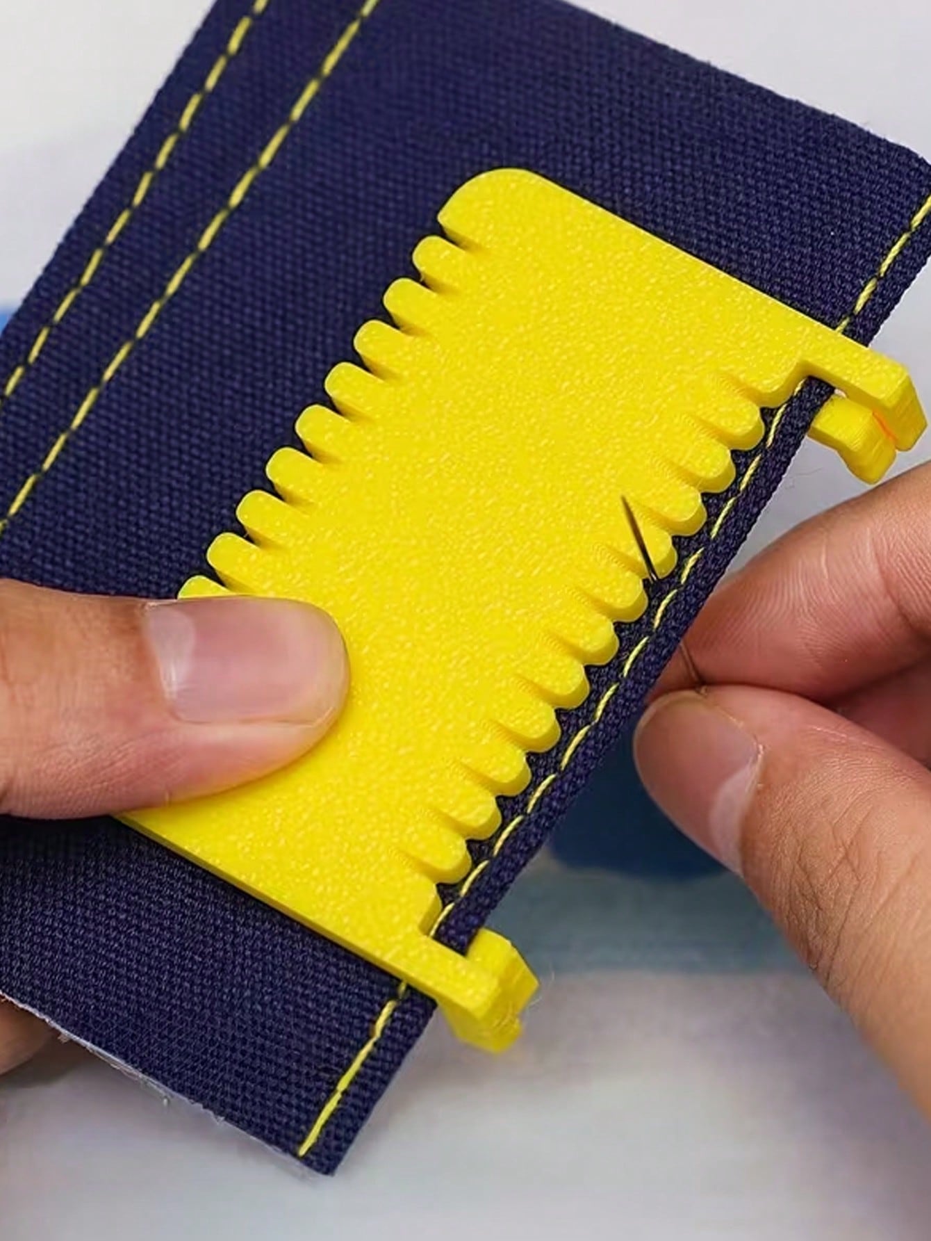 Hinged Sewing Clamp, A Good Helper For Hand Sewing, Helping You Sew Perfect Lines, Pack Clip-On Sewing Ruler - Hand Stitch Guide For Even Stitches,Quilting Templates,For Sewing Beginners, Housewives,D