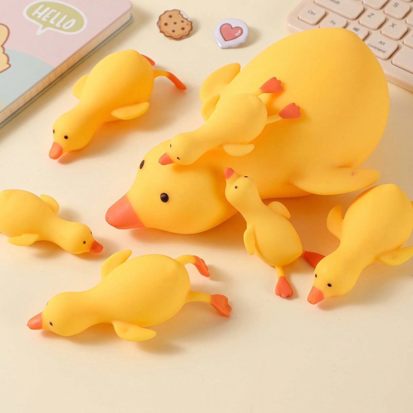 Huggable Duck Slow Rebound Squeeze Toy, Soft Crunchy Stress Relief Toy, Suitable For Teens And Adults Daily Stress Relief Finger Toy