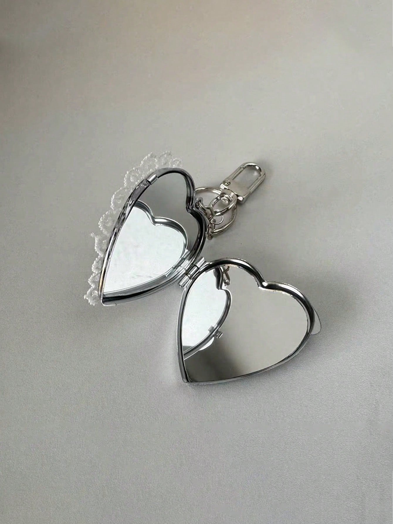 Lace Heart Bow Mirror Keychain, Vintage Y2K Cute Versatile Bag Charm, Y2K Cute Versatile Keychain, Bag Decoration, Keychain Accessory, Small Gift For Women, Birthday, Valentine's Day, Mother's Day, Co