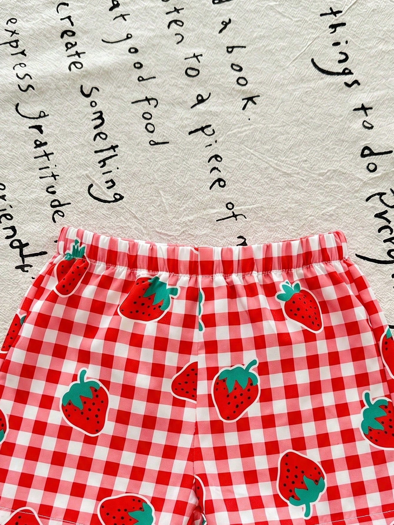 LMoss Kids Baby Girl Plaid Strawberry Print Ruffle Top And Shorts Casual Daily Outfit