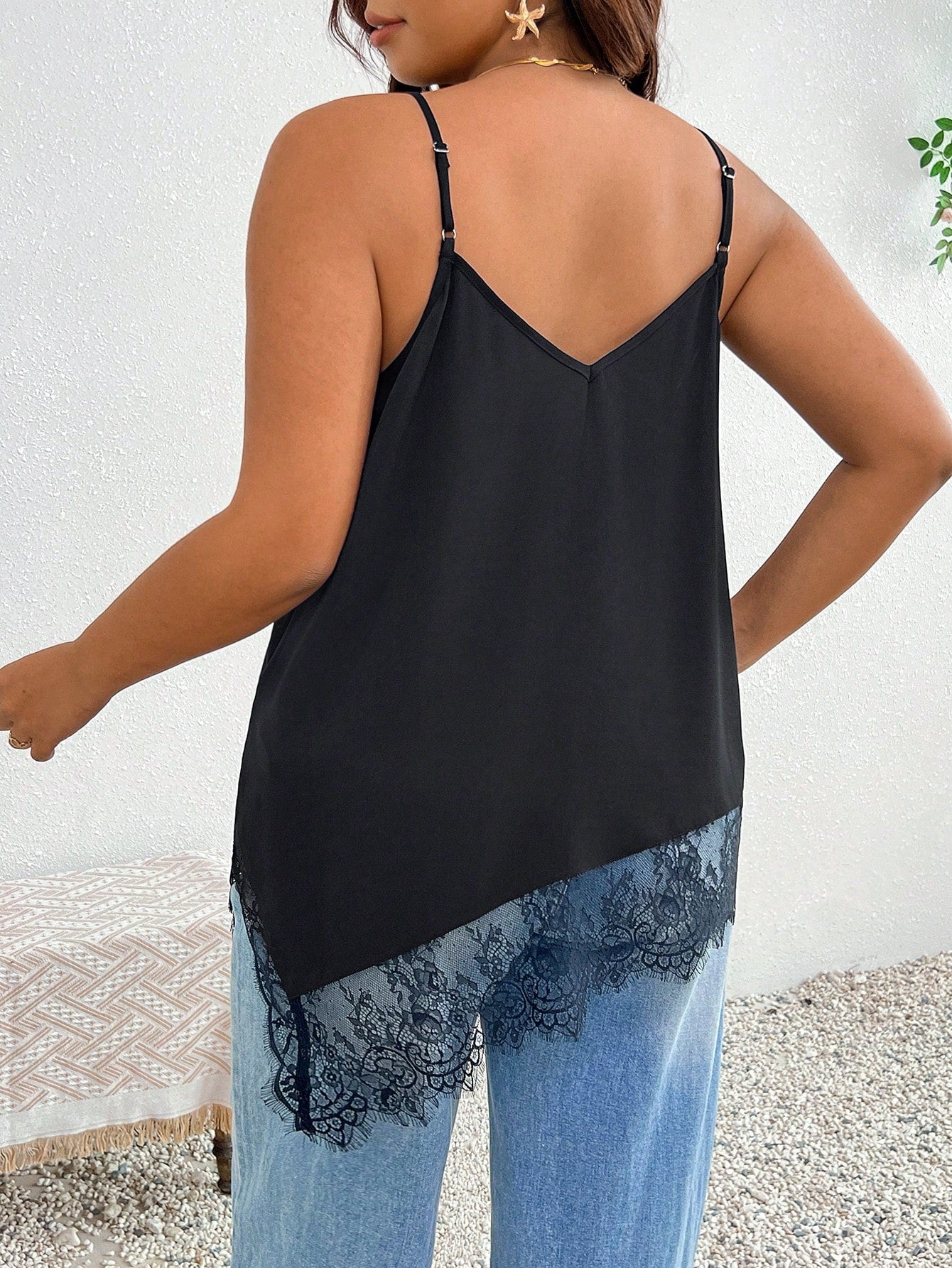 Lounesse Plus Size Summer Sexy Lace Patchwork Asymmetric Hem Cami Camisole Black Lace Trim Vest For Women Casual Summer Vacation Going Out Vest For Women