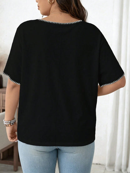 LUNE Casual Minimalist Contrast Color Seashell Craft V-Neck Short Sleeve T-Shirt For Plus Size Women, Suitable For Summer