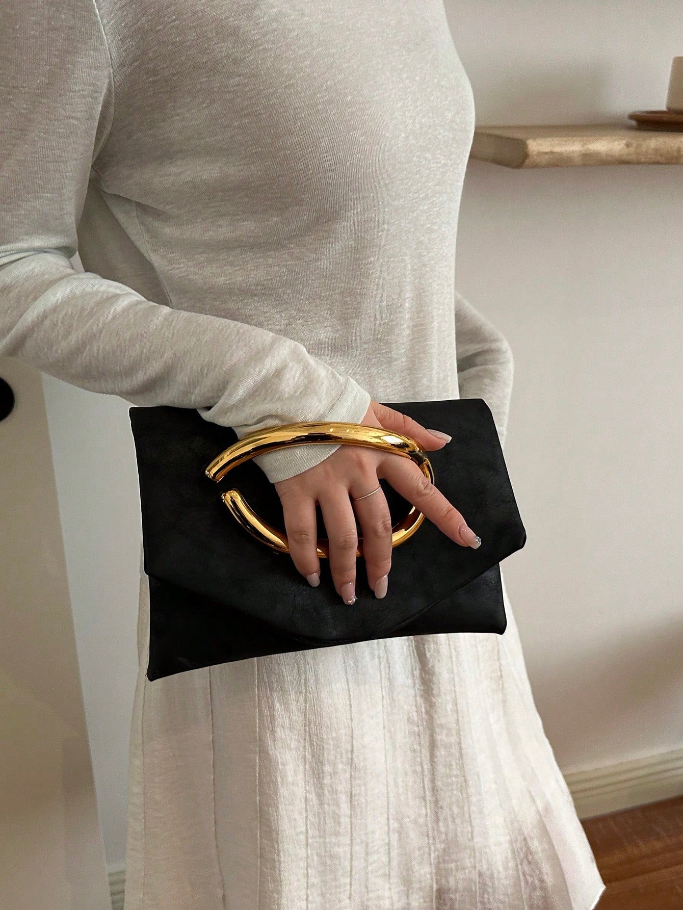 Luxury Black Flap Clutch Bag For Women With Metal Handle, High-End Evening Bag, Fashion Wrist Bag, PU Material