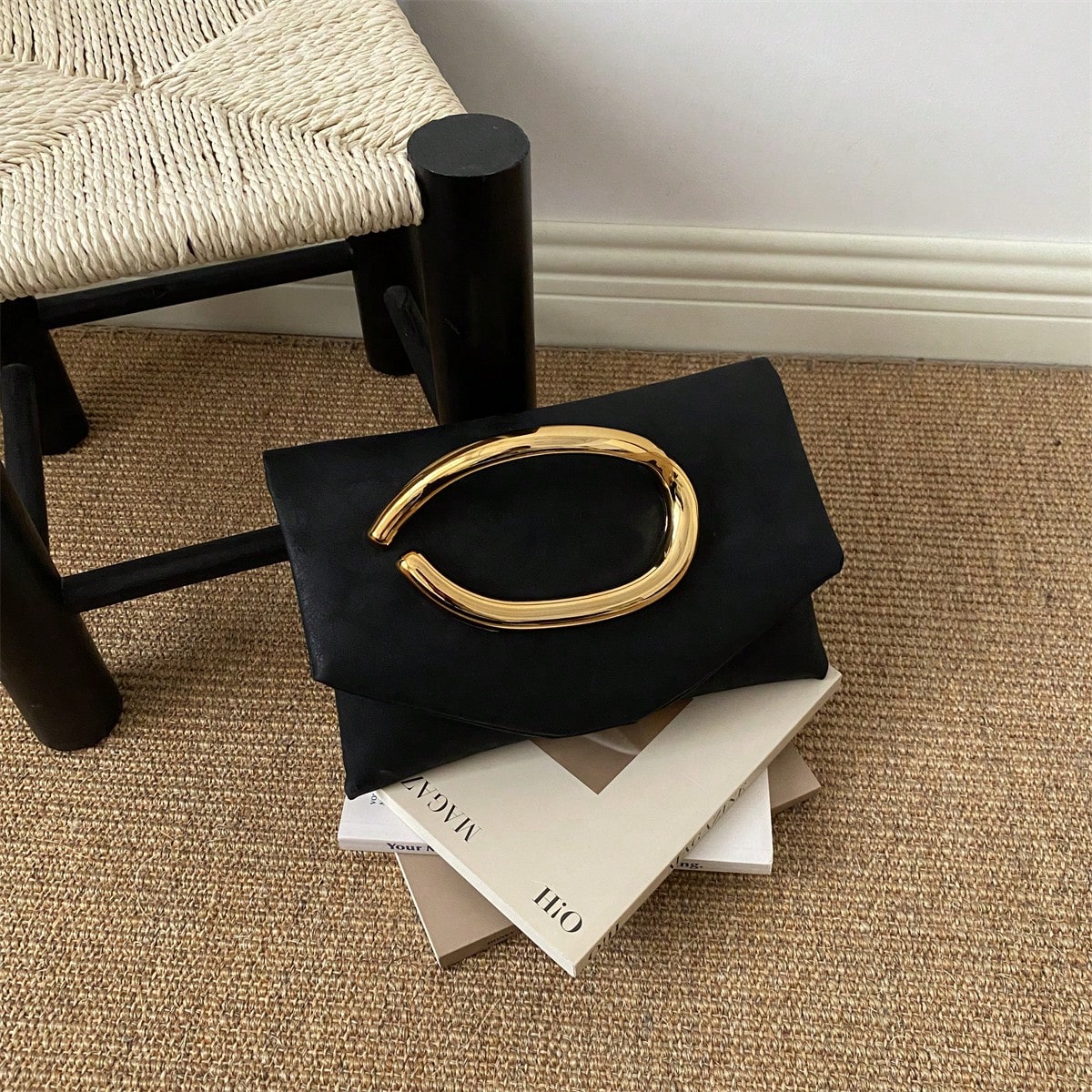 Luxury Black Flap Clutch Bag For Women With Metal Handle, High-End Evening Bag, Fashion Wrist Bag, PU Material