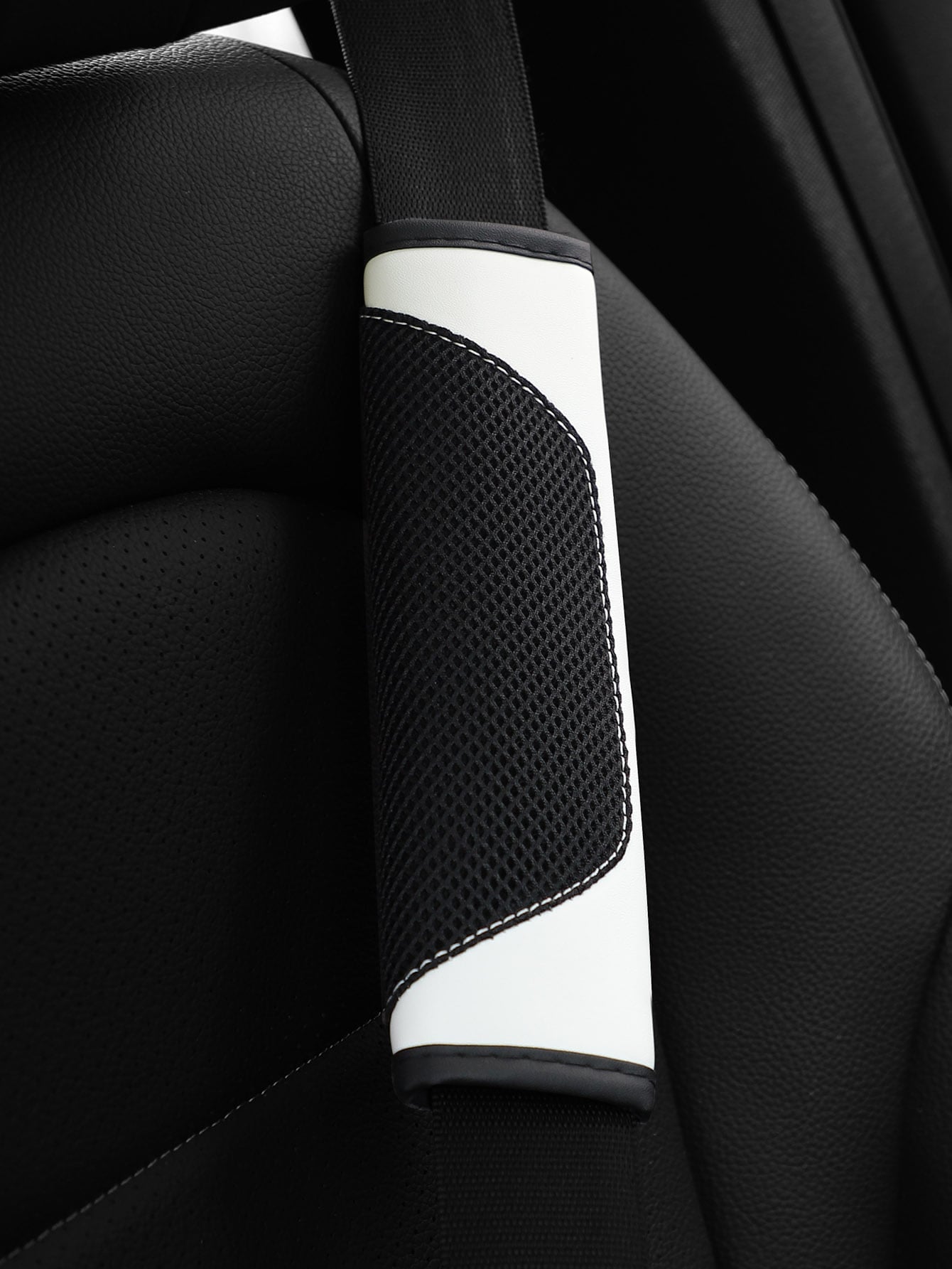 MEIKAXIU 1pc 3d Breathable Skin-Friendly Pu Leather Seat Belt Cover, Pressure Relief And Comfortable, Automotive Product For Women