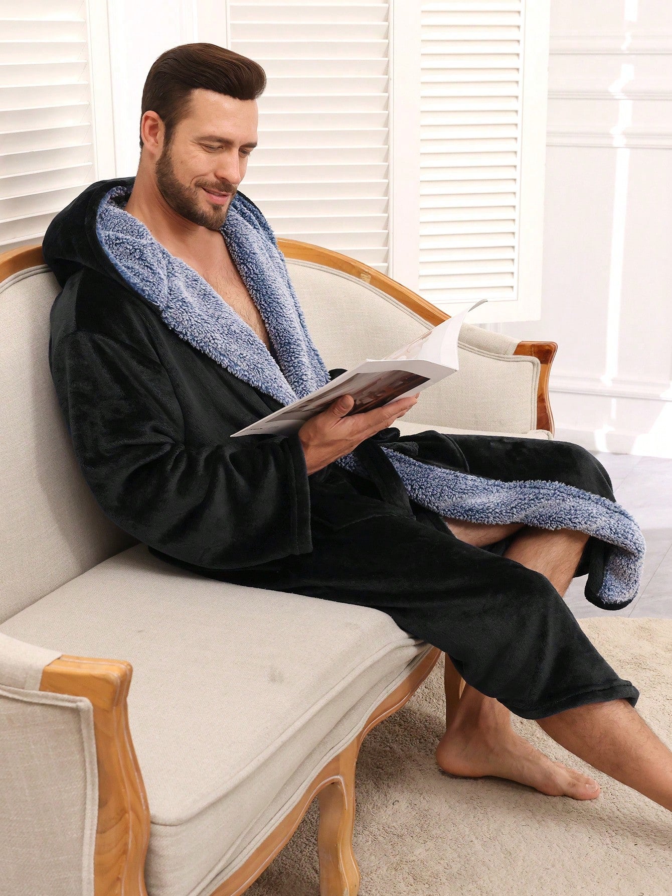 Men's Hooded Fleece Robe Plush Flannel Bathrobe With Pockets Winter Loungewear/Sleepwear