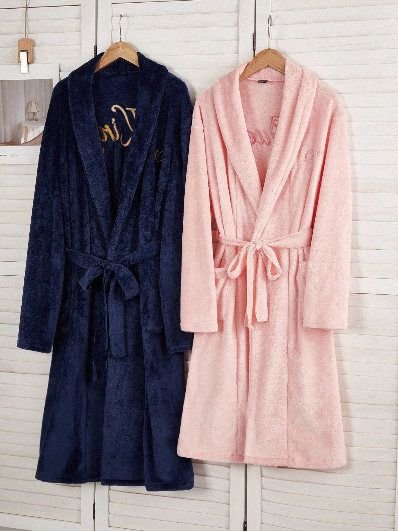 Men's Plush Flannel Bathrobe,Luxury Navy Blue Winter Robe With Embroidered King Text,Casual Home Lounge Long Sleeve Shawl Collar Drop Shoulder Robe