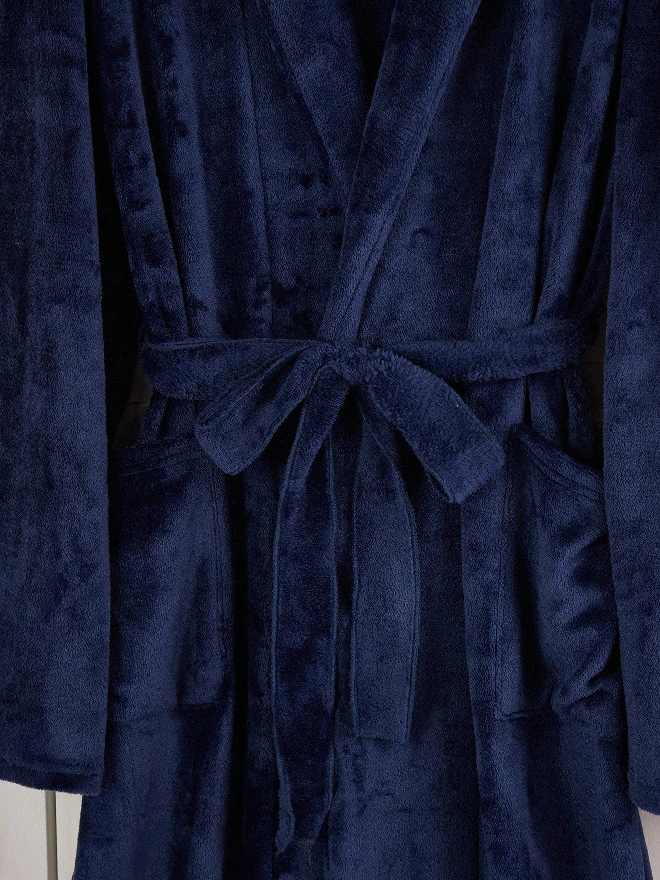 Men's Plush Flannel Bathrobe,Luxury Navy Blue Winter Robe With Embroidered King Text,Casual Home Lounge Long Sleeve Shawl Collar Drop Shoulder Robe