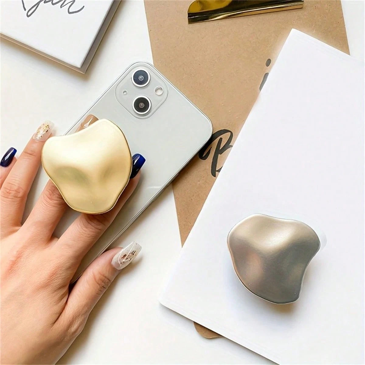 Metallic Fashion Push-Pull Phone Stand, Adhesive Design, Supports Telescopic Folding; Can Firmly Grip Phone, Also Stably Support And Place, Compatible With Most Phone Models. Combines Aesthetics And P