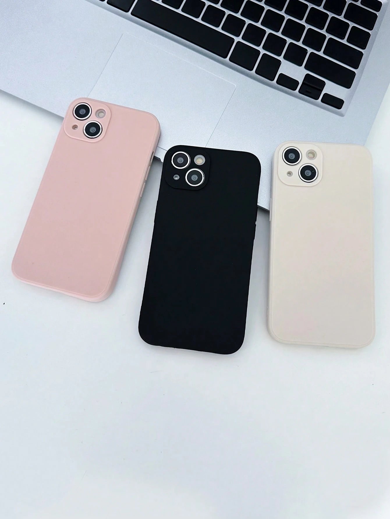 Minimalist Cute White Pink Black Silicone Solid Color Material 3pcs Minimalist Solid Color Silicone Phone Cases In Black White Pink Compatible With IPhone 17 Pro Max & Galaxy Phones Protective Covers