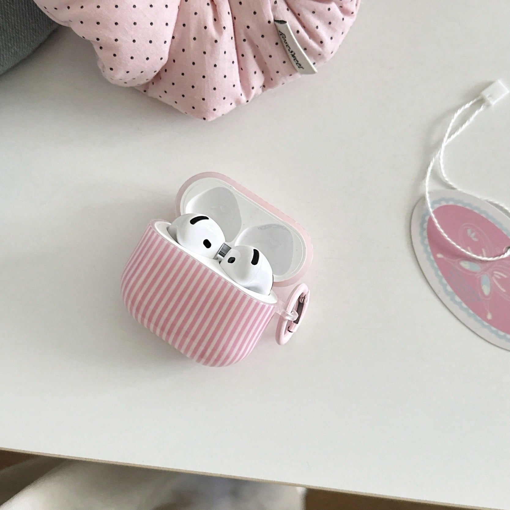 Minimalist Pink White Striped Bluetooth Earphone Case With Hanging Loop, Compatible With Apple Pro 3/Pro 2/Pro/ 4/3/2, Fashionable Women Earphone Case, Minimalist Earphone Case, Apple Earphone Case, A