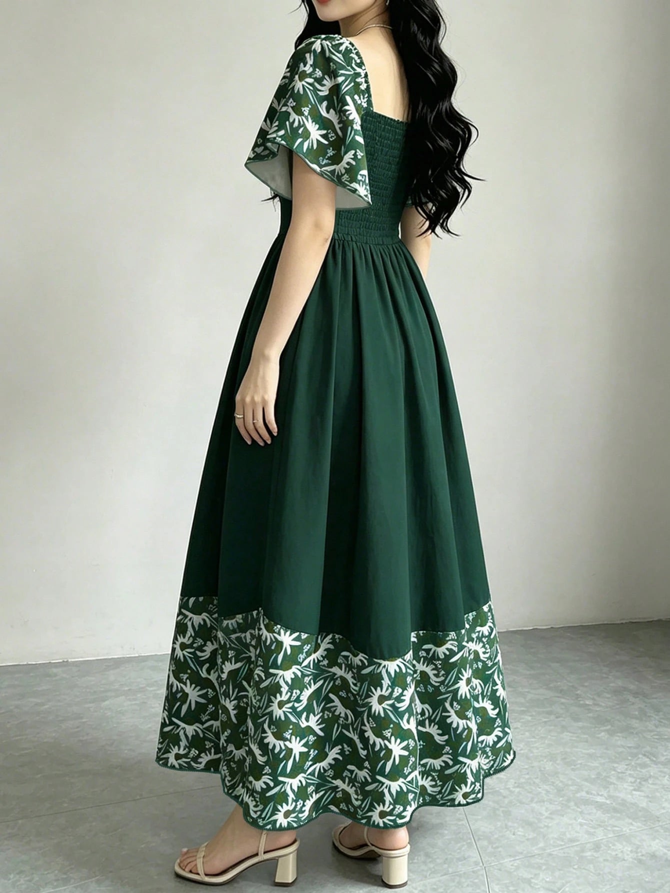 Modelyn Daisy Print Green Shore Women's Floral Dress, Women's Fashion Square Neck Cap Sleeve Dress, Hem Patchwork Ruffle Design, Summer Vacation Style Dress