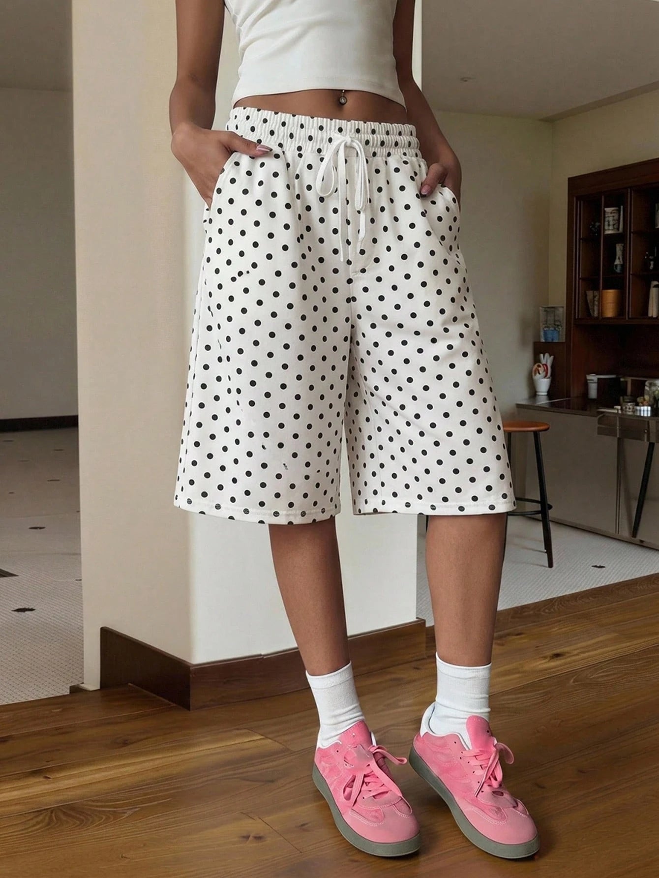 Muchica Women's Casual Low-Waist Shorts, Mid-Thigh Length, Polka Dot, Street Style, Casual, Versatile, Summer, Vintage Polka Dot Shorts, Casual Minimalist College Style Vintage Polka Dot Print, Autumn