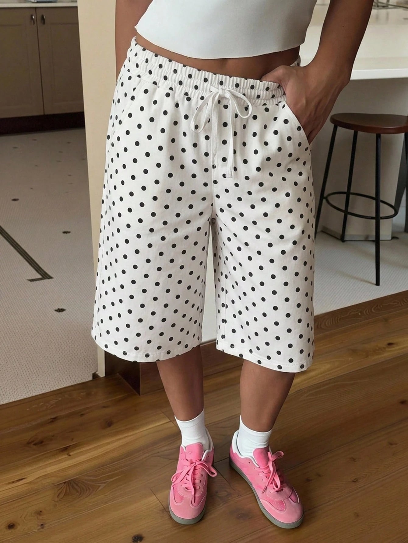 Muchica Women's Casual Low-Waist Shorts, Mid-Thigh Length, Polka Dot, Street Style, Casual, Versatile, Summer, Vintage Polka Dot Shorts, Casual Minimalist College Style Vintage Polka Dot Print, Autumn