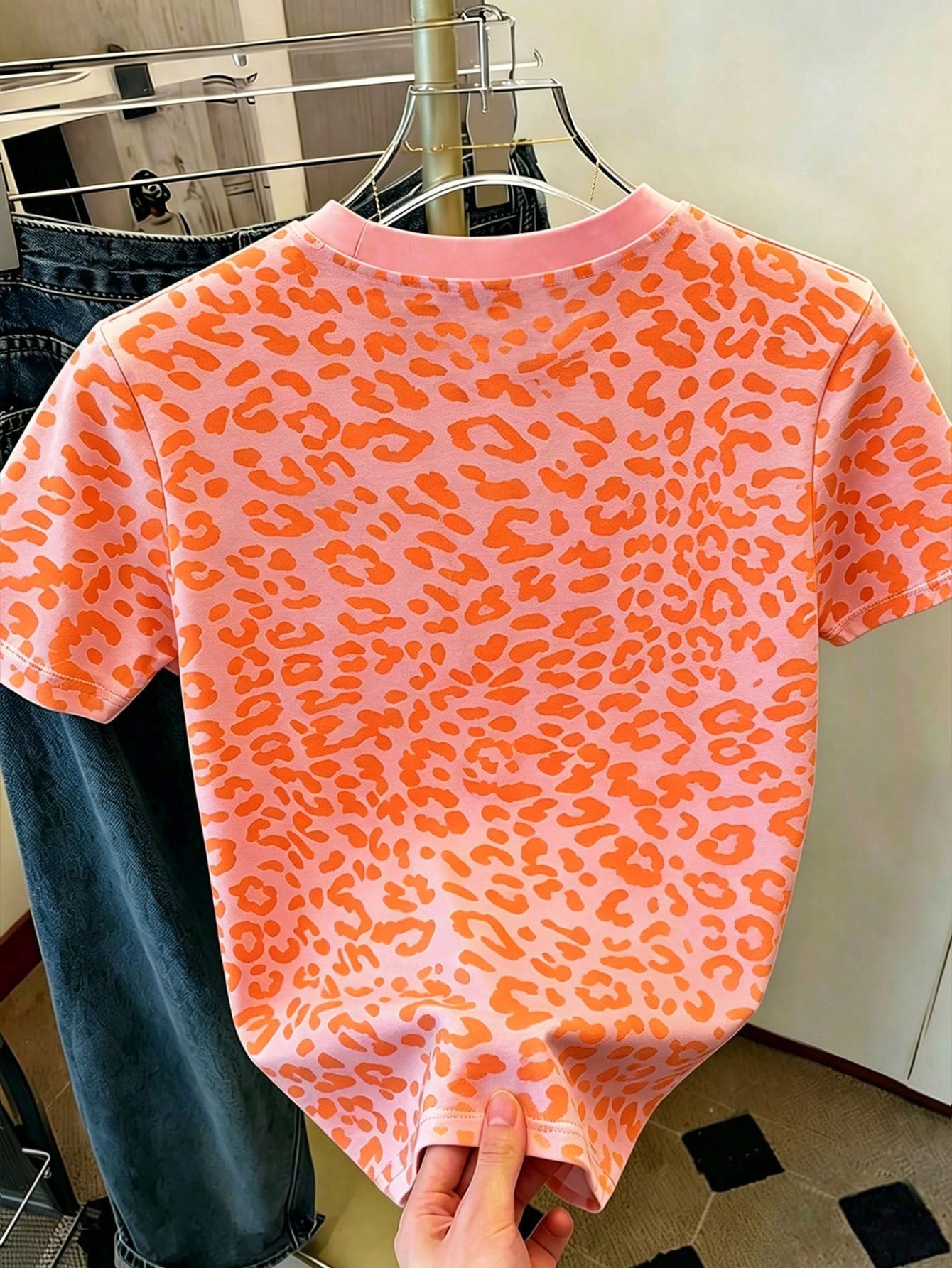 Neon Orange Leopard Print Rosa Summer Clothes For Women, Women's Casual Round Neck Short Sleeve Simple T-Shirt